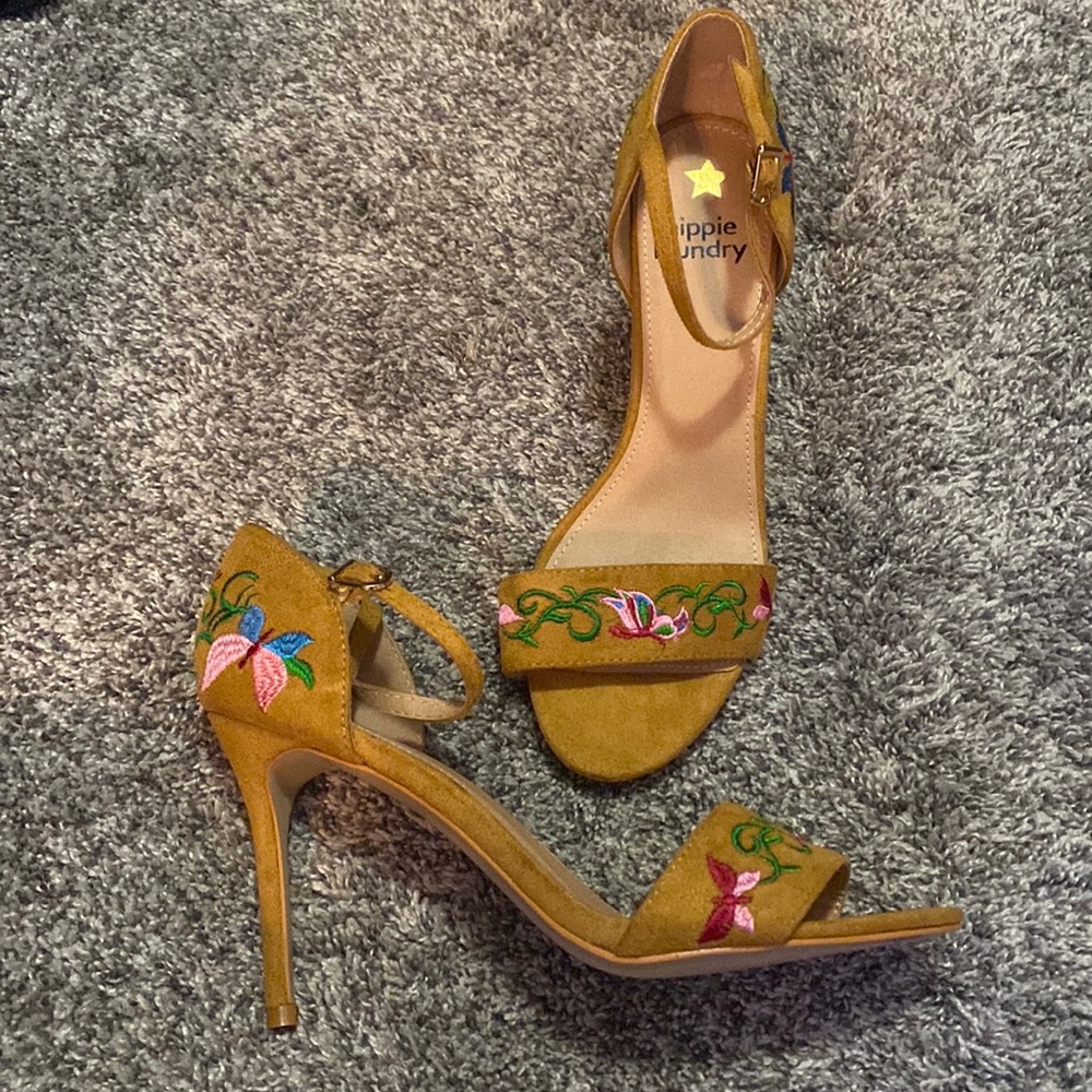 Hippie Laundry Butterfly Embroidered Heels